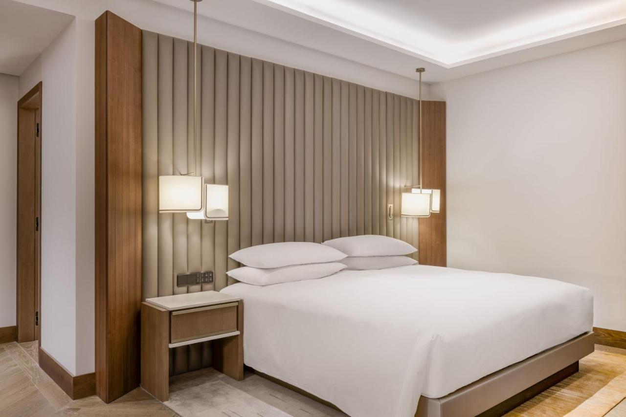 Jw Marriott Hotel Madrid Exterior foto