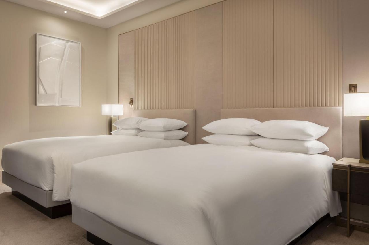 Jw Marriott Hotel Madrid Exterior foto