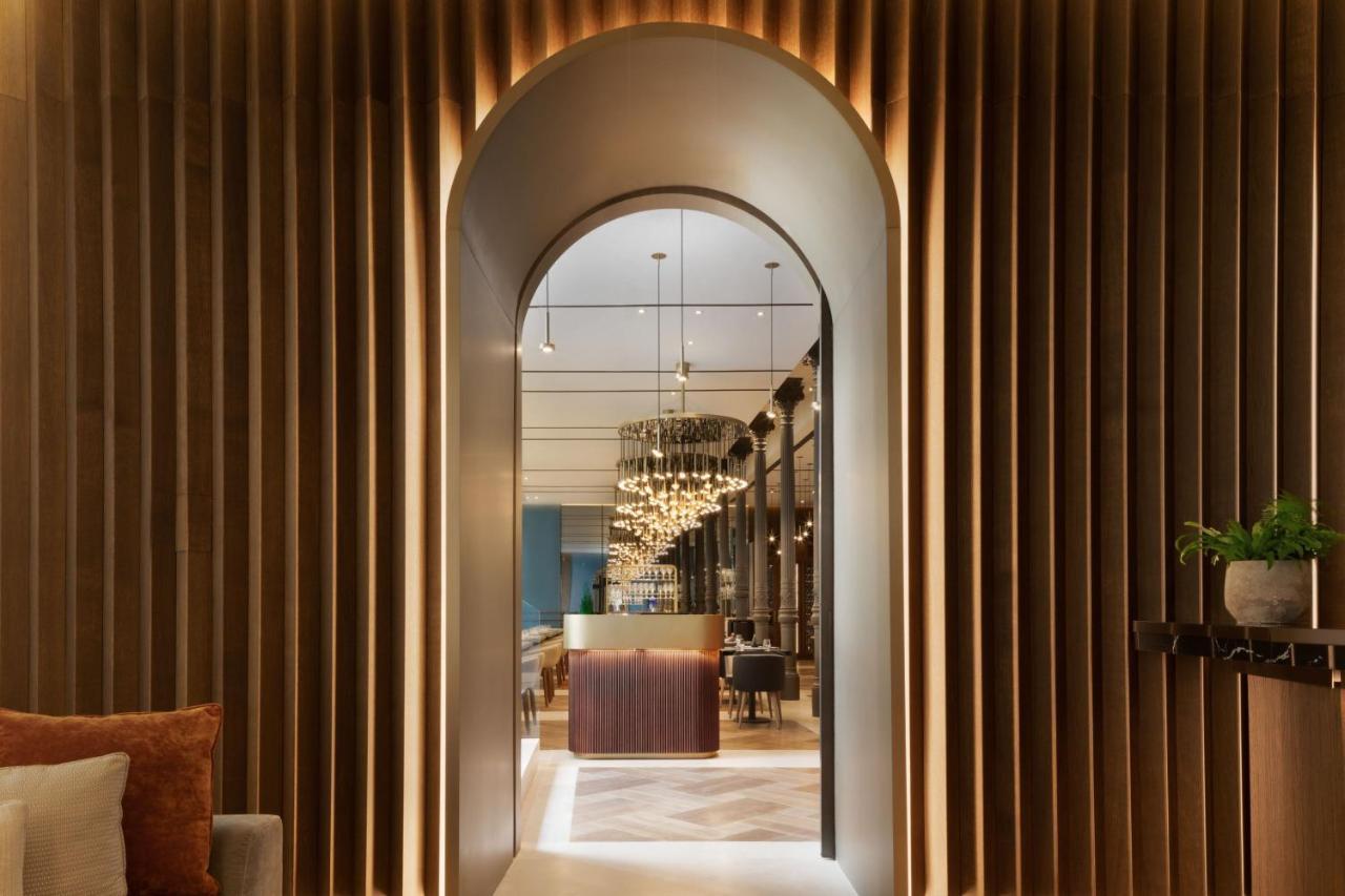 Jw Marriott Hotel Madrid Exterior foto